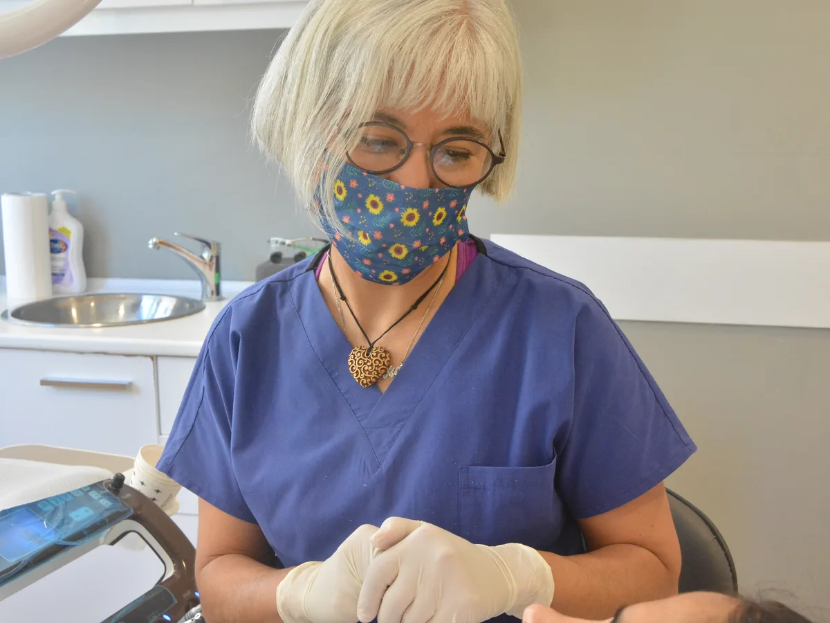 CityDent İstanbul tedavi odasında dental ünite ve ekipmanlar