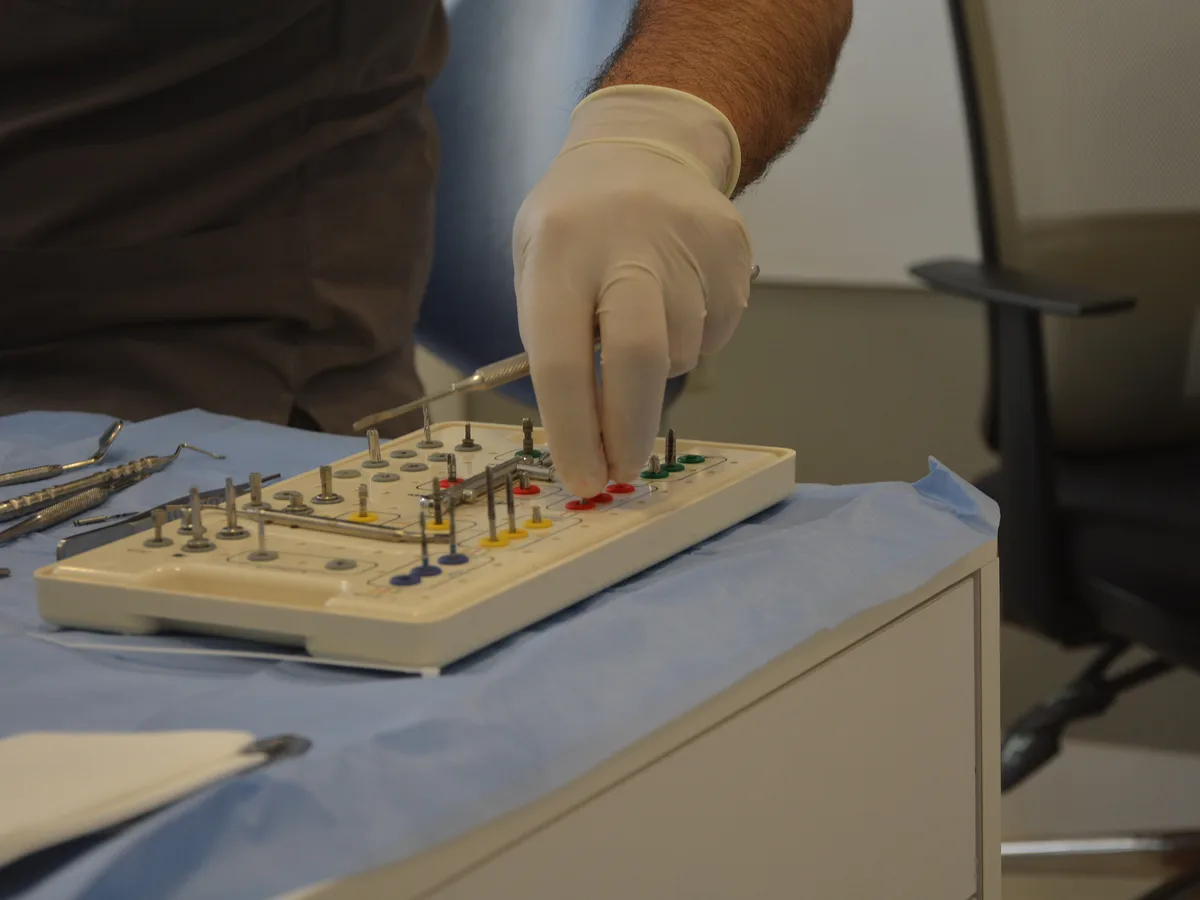 Tomografi verileriyle implant pozisyonunun dijital olarak planlanması