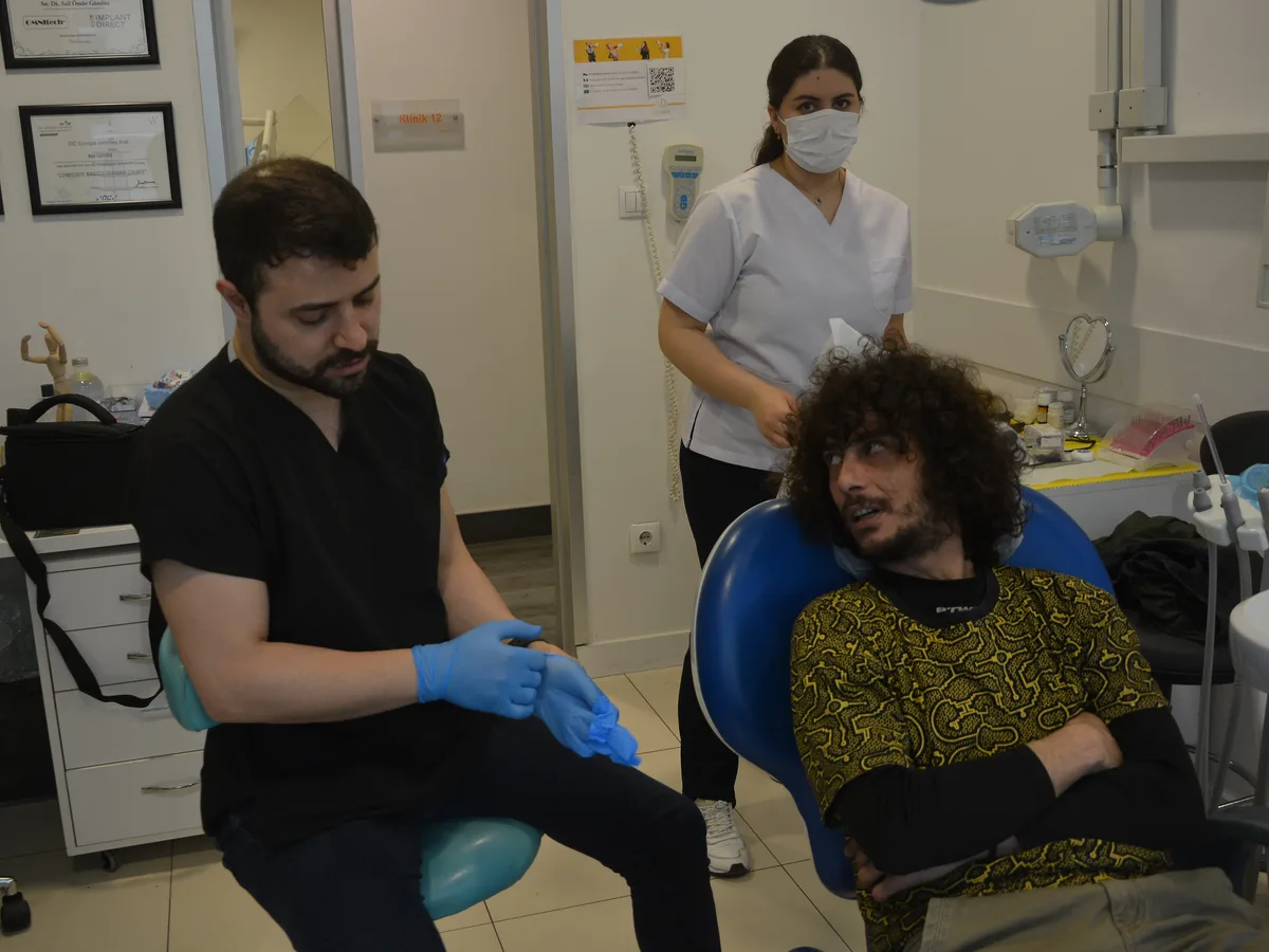 Kaplama malzemelerinin karşılaştırması: zirkonyum, tam seramik ve metal destekli porselen